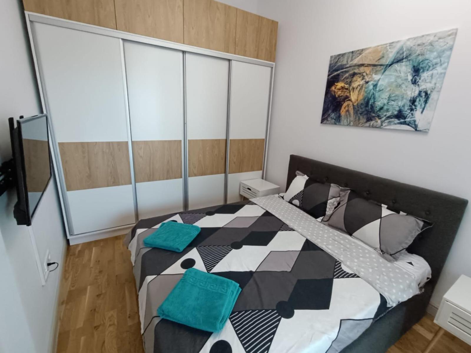 Near Airport 2 Rooms Apartments In Himson Яссы Экстерьер фото
